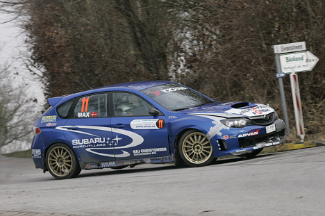 Max Christensen tager den anden sæson i sin Subaru Impreza. ”Der er kommet flere biler med i toppen af rallyfeltet, så det bliver spændende, og der bliver meget mere fight om sejren,” vurderer mesteren fra 2008.